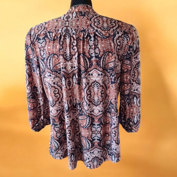 Cocomo Floral 3/4 Length Sleeves Flowy V-Neck Top - Picture 3 of 13